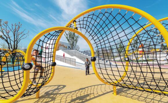 盐龙体育公园一角