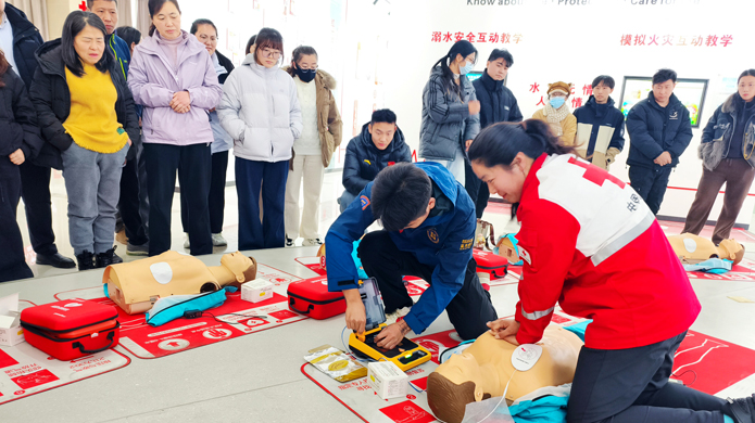 区红十字会组织开展应急救护培训活动