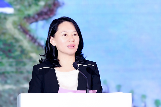 区委副书记,区长王娟在推介会上致辞区委常委,常务副区长陈霞主持推介