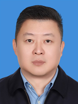 区委常委、常务副区长王　浩
